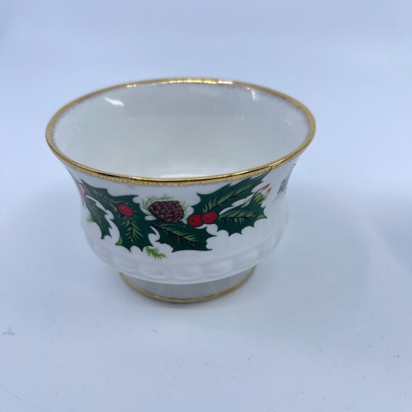 vintage queens yuletide cream sugar bowl holly berries pinecone design - Picture 2 of 6